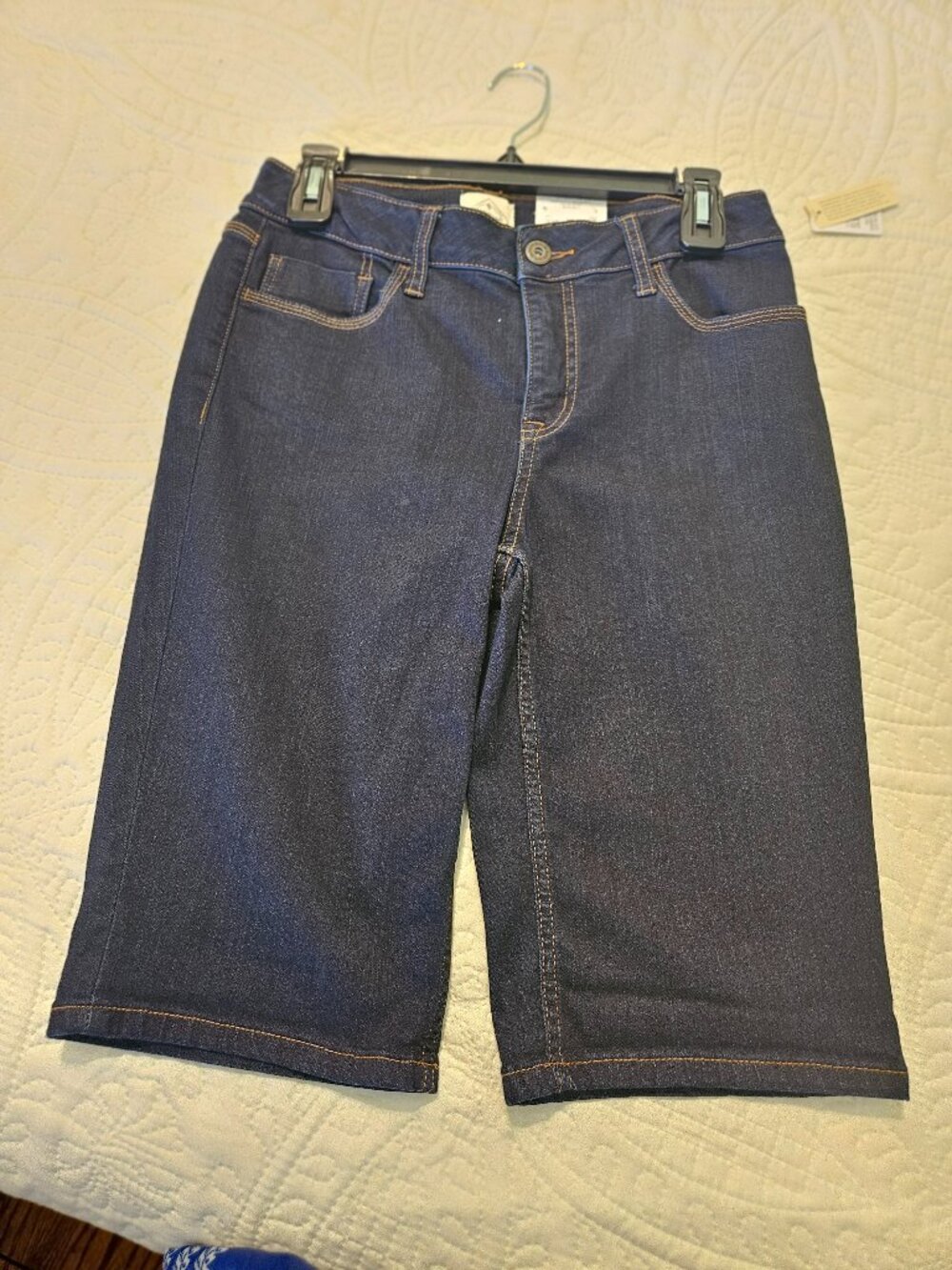 St. John’s Bay Bermuda jeans shorts, size 6, NWT